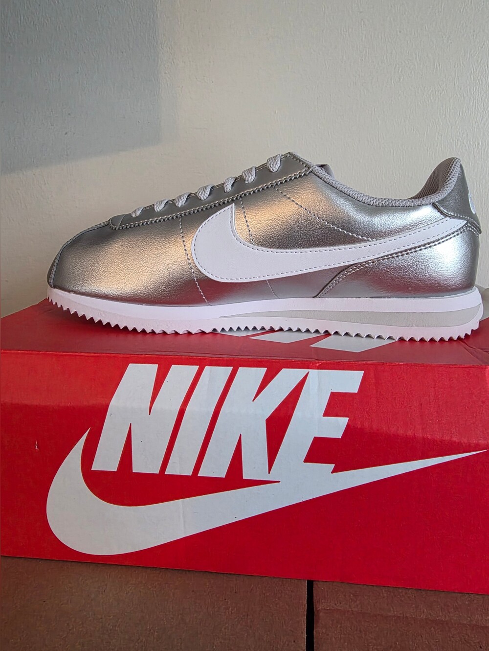 Nike Cortez Women Size 11 new with box